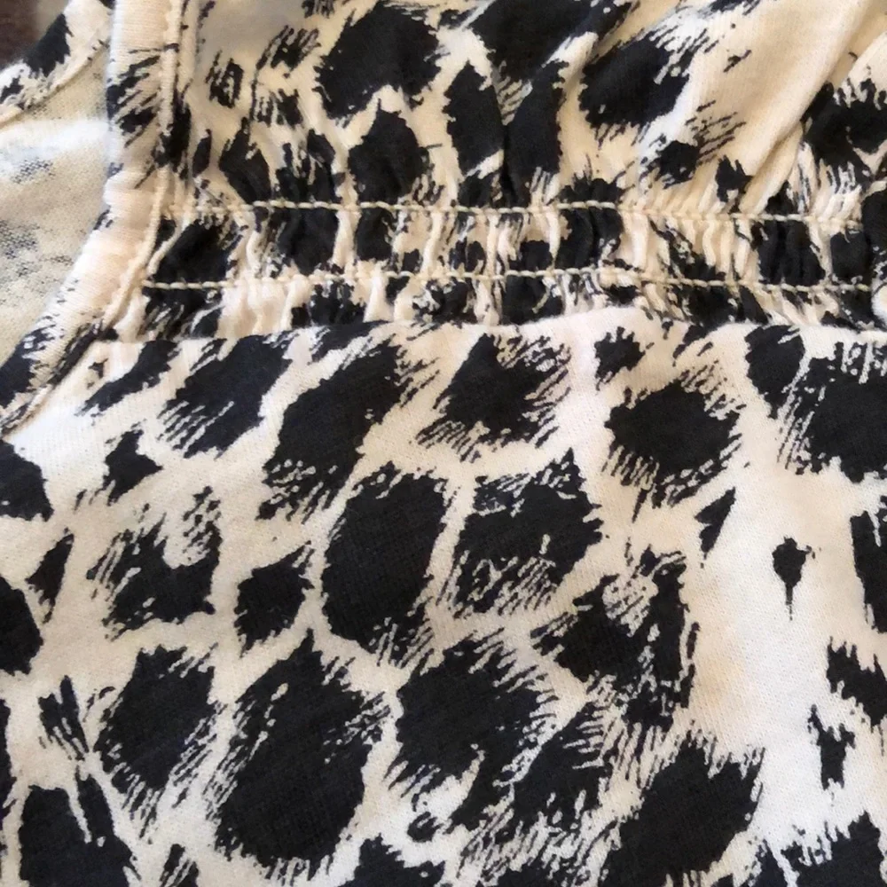 Gap Smocked Black Cream Top Sz 10 Large